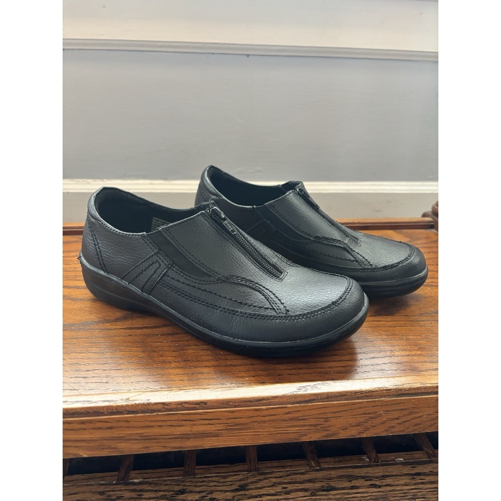 Thom McAn Slip On Loafers Women's Size US 7.5W 40342 Black Leather Zip Comfort